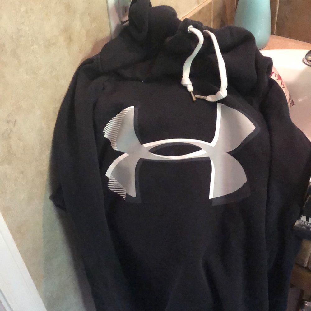 Ladies Under Armor black sweatshirt